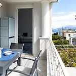 Maison Blue *