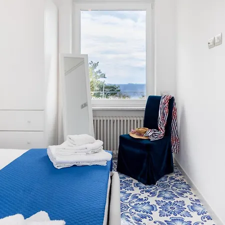 Maison Blue Capri