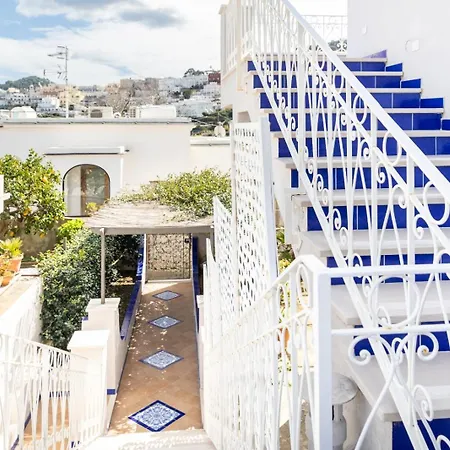 Maison Blue * Capri