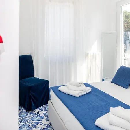 Maison Blue Daire Capri