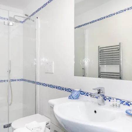 Maison Blue