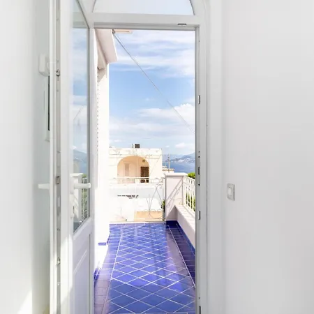 Maison Blue Daire